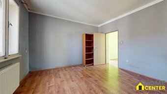 NA PREDAJ 3 IZBOVÝ RODINNÝ DOM V BLÍZKOSTI CENTRA, UL. LESNÁ - 6