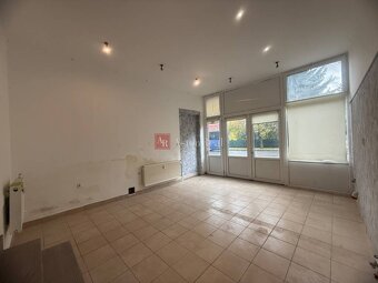 Na predaj obchodný priestor 38m2 v centre mesta Púchov- 1. m - 6