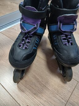 Dievčenské korčule 29-33 + chrániče. - 6