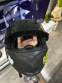 Broken Head helma veľkosť M - 6