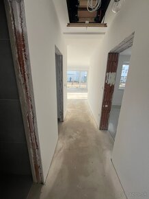 Samostatne stojaci, moderný RD - 6