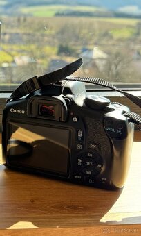 Canon eos 1300d + objektivy + příslušenství - 6