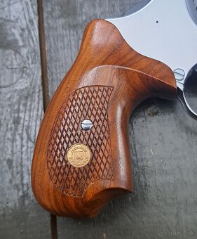 REVOLVER HOLEK model 830 - 6