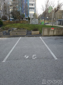 BOSEN | parkovacie státie Bratislava-Dúbravka - Dúbravy - 6