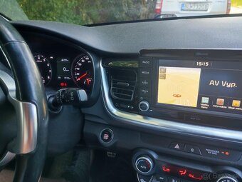 KIA STONIC r.2018 v Platinum výbave - 6