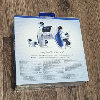 Sony DualSense Astro Bot V2 - 6