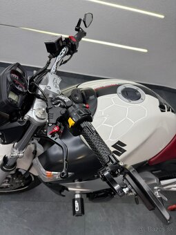 SUZUKI GSR 600, r.2007 - 6