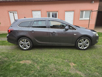 Opel Astra SPORTS Tourer 1.7 - 6