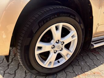 Toyota RAV4 - 6