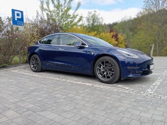 Tesla model 3 LongRange 75D, FSD (8.tis E), 476ps,111.tis km - 6