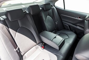 Toyota Camry 2.5i - 6