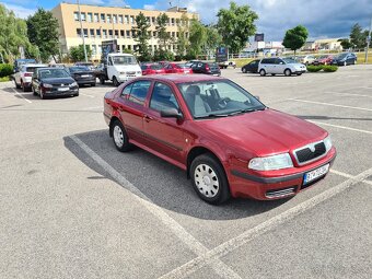 Škoda octavia 1.6 75kw Tour - 6
