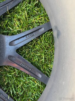 BMW X4 celá sada original Alu disky a zimné pneu - 6