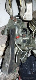 Tatra 613-1 dvere kompletne kapoty klucky prevodovky - 6