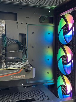 🟢 Predám desktop PC – i5 10400 / 16GB RAM / GTX 1080 /W11 - 6