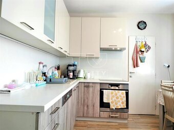 REZERVOVANÉ Na predaj priestranný 4 izbový byt v... - 6