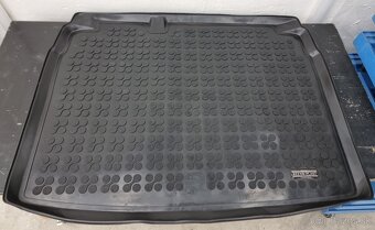VW Golf VI gumové autorohože a vanička do kufra - 6