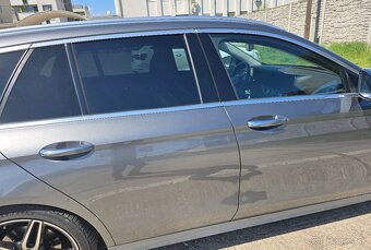 Mercedes  E220d - 6