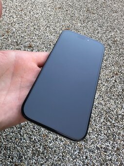 iPhone 15 pro - baterie 98% - 6
