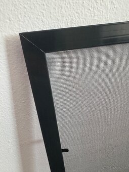 PREDÁM SIEŤKY PROTI HMYZU NA OKNÁ 2 KUSY FARBA: ANTRACIT - 6