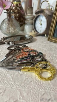 Viacfarebné zdobené nožnice 12 cm - 6