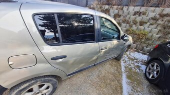 Dacia sandero 2009 - 6