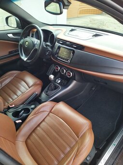 Alfa Romeo GIULIETTA - 6