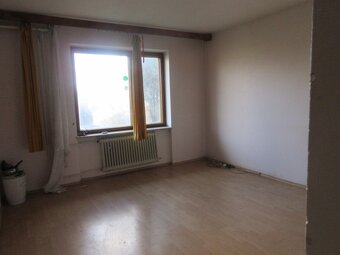 Na predaj 5 izbový dom + garáž, 929 m2 pozemok, Myjava. - 6