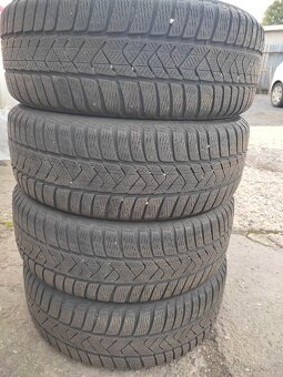 Predám zimné pneu Pirelli 205/60 R16 - 6