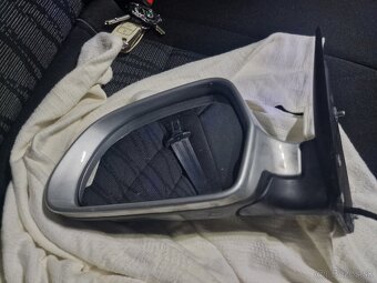 ZRKADLO OKTAVIA 2 - 6