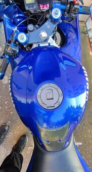 Yamaha R6 - 6