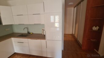 Predám 2-izbový byt v Petržalke na Šustekovej - 6