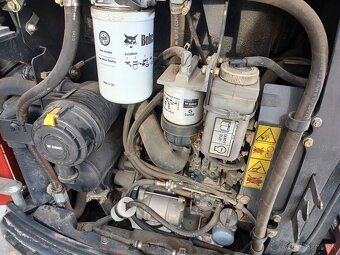 Mini bager Bobcat E19 top stav - 6