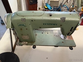 Jednoihlový šicí stroj a 5- nitný  overlock Textima - 6
