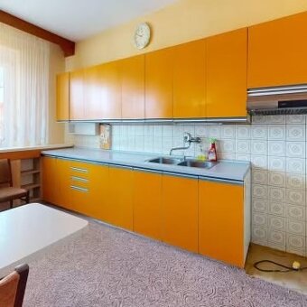 Nová ponuka - Pekný, veľký rodinný dom v obci Blatné - 6