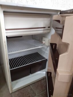 Predam mraznicku chladnicku s mraznickou elektr.miniruru pr - 6