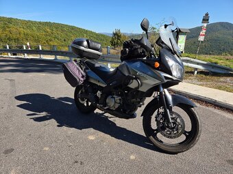 Suzuki V-Strom DL650 - 6