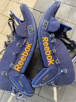 Brankárske betóny Reebok + chraniče kolien + dres - 6