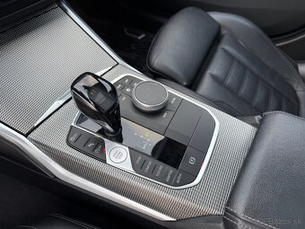 BMW 330i M-Sport - 6