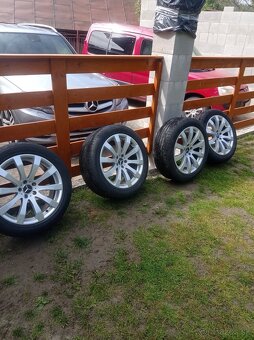 Letná sada Mercedes R19. - 6