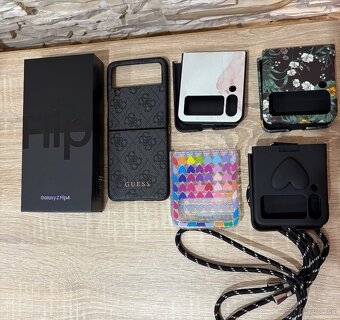 Samsung Z Flip4 - 6