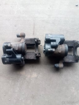 Zadné brzdové strmene WV Passat B8 - 6