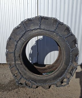 Predám komunálne žiletkové snehové reťaze na traktor - 6