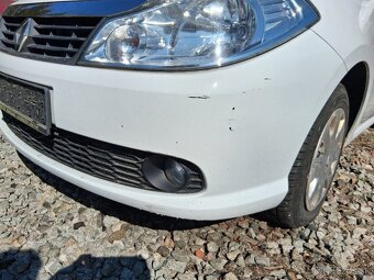 predný nárazník biely na Renault Thália rok vyroby 2011 - 6