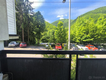 REZERVOVANÉ ZREKONŠTRUOVANÝ ZARIADENÝ VEĽKÝ /64,11M2/ STRED - 6