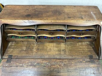 Starý drevený sekretár - 6