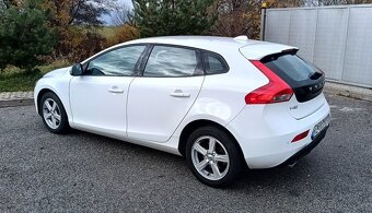 Volvo V40 D2 2.0L 120k Volvo V40 88kW M6 - 6