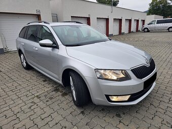 Škoda Octavia Combi 1.6 TDI M5 Elegance Navi DVD Koža R16 - 6