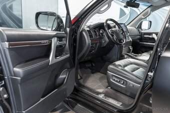 Toyota Land Cruiser 200 - 6