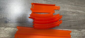 Predám nekompletnú Hot Wheels dráhu s boosterom - 6